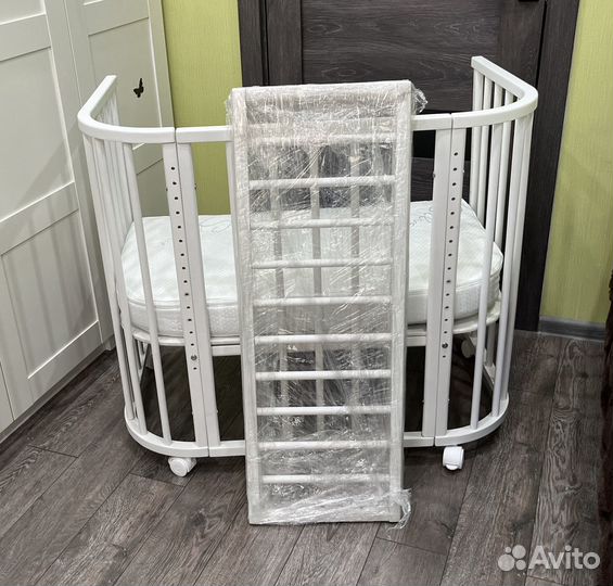 Продам прикроватную кроватку для новорожденного