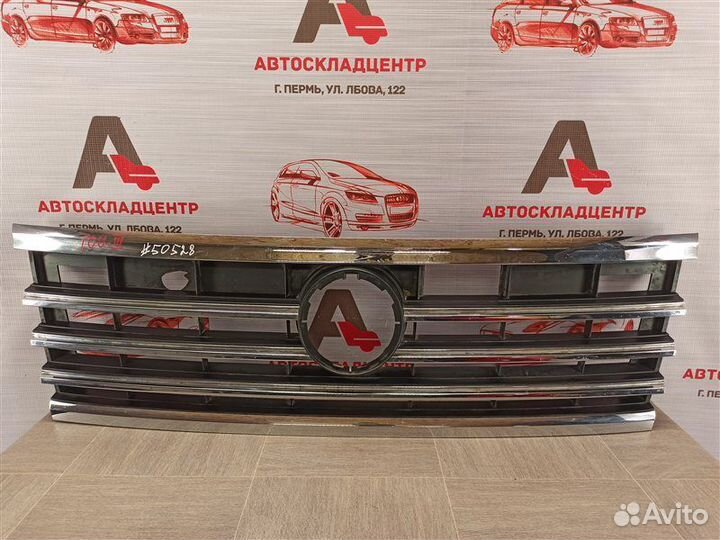 Решетка бампера переднего Volkswagen Touareg 3