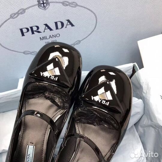 Женские туфли Prada