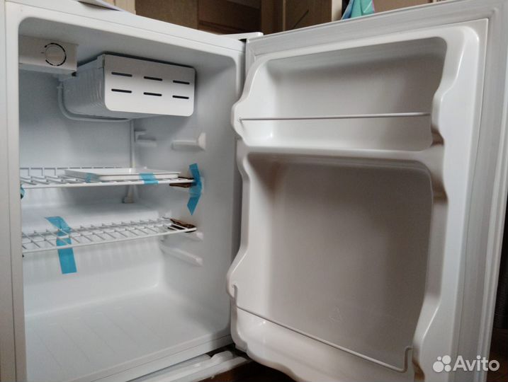 Холодильник маленький новый