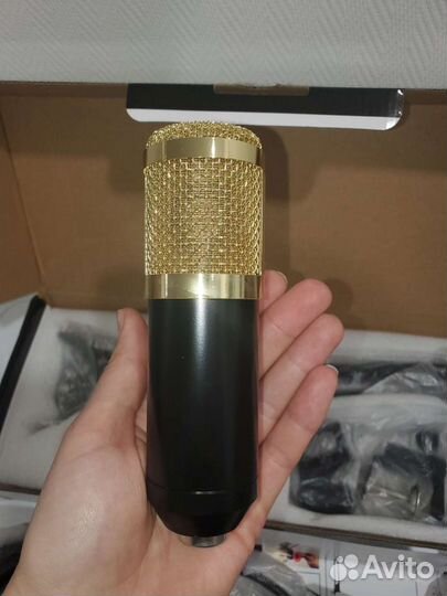 Набор Микрофон, держатель,ветрозащита новый