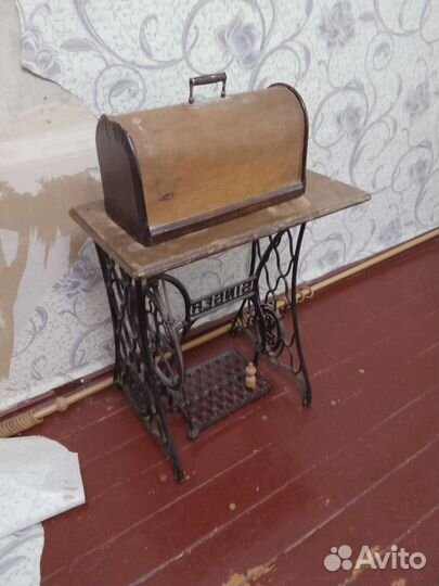 Швейная машина Singer