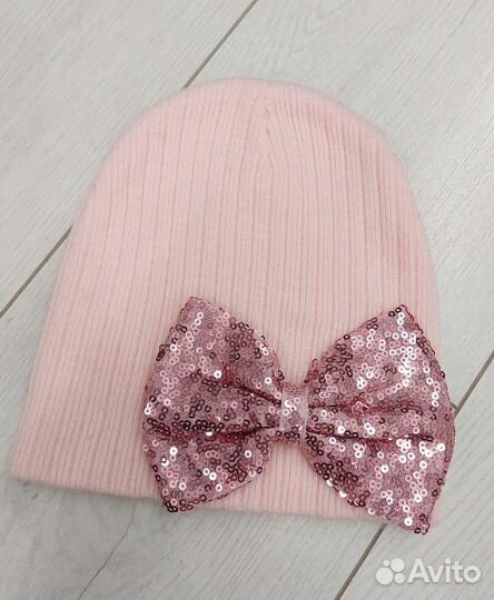 Шапка весна-осень для девочки.Цвет белый и розовый