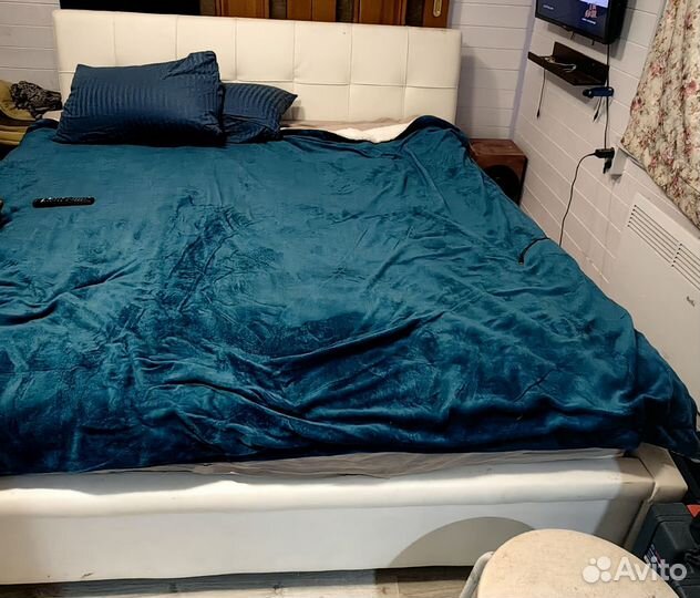 Кровать с матрасом 180 200 бу