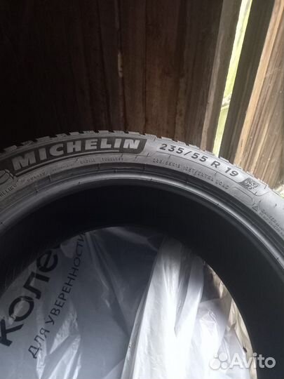 Michelin X-Ice North 4 SUV 235/55 R19