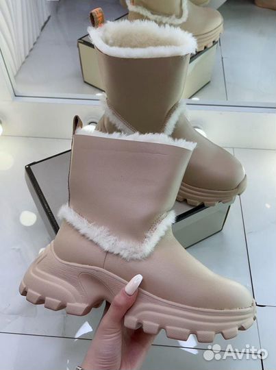 Стильные новые ботинки зима