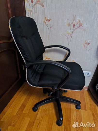 Компьютерное кресло