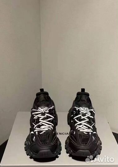 Balenciaga track