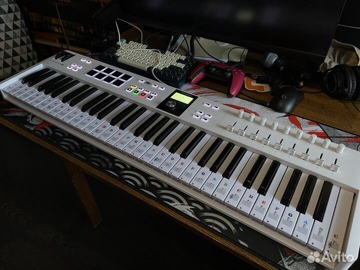 Миди клавиатура Arturia KeyLab Essential 61 mk3