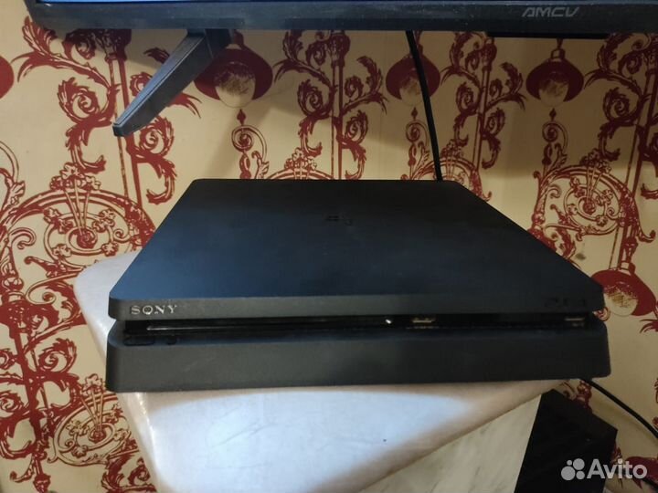 Игровая приставка ps4