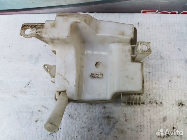 Бачок омывателя передний Ford Focus