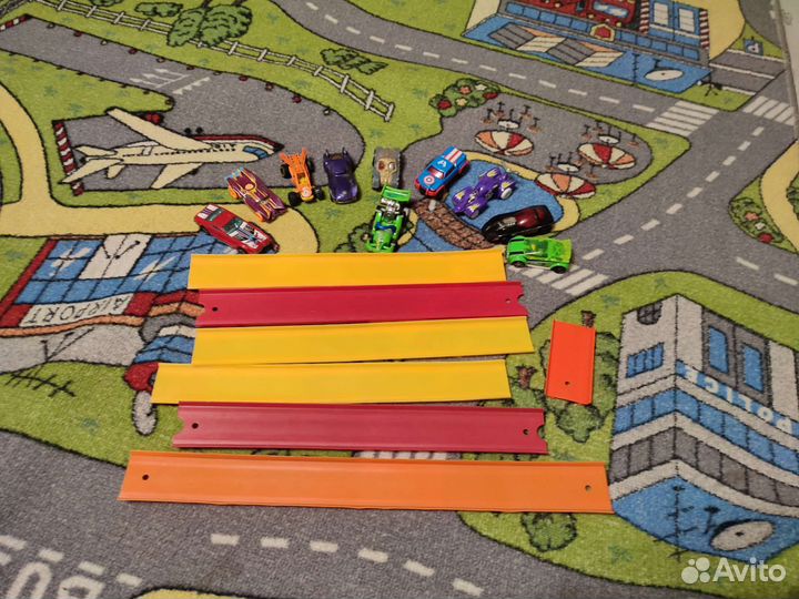Маленькие машинки от HotWhels+ дороги из оттуда же