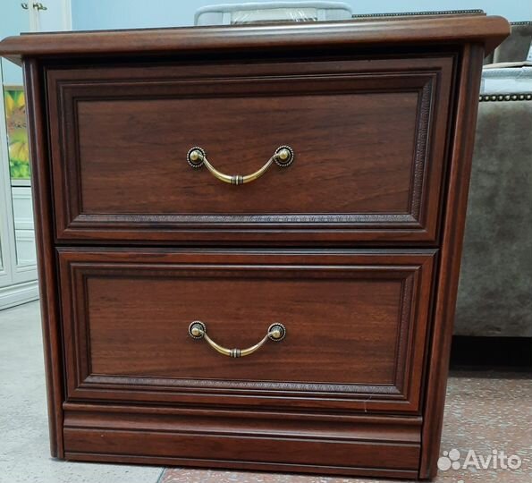 Тумба прикроватная