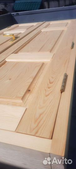 Дверь деревянная