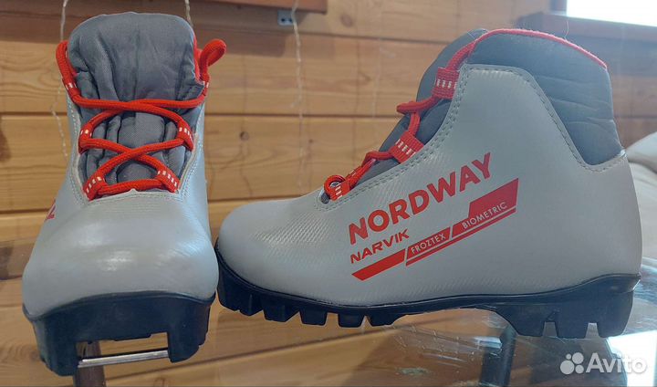 Лыжные ботинки