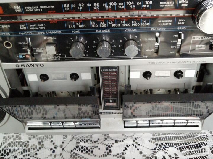 Магнитофон Sanyo двухкамерный
