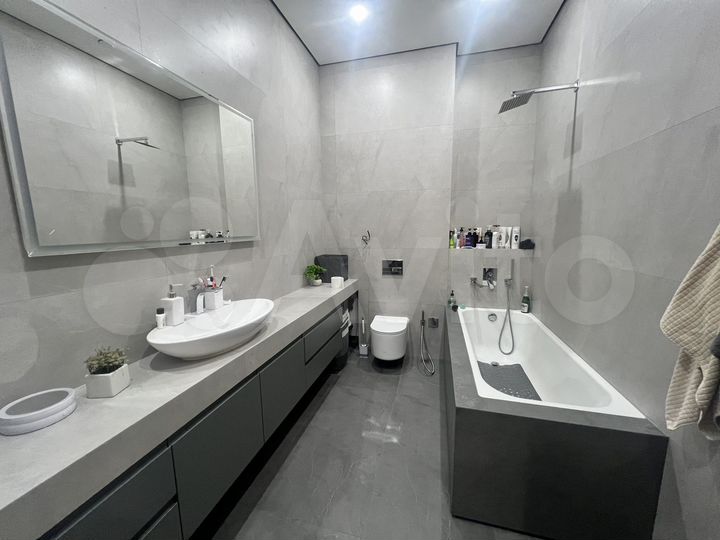 3-к. квартира, 150 м², 1/4 эт.