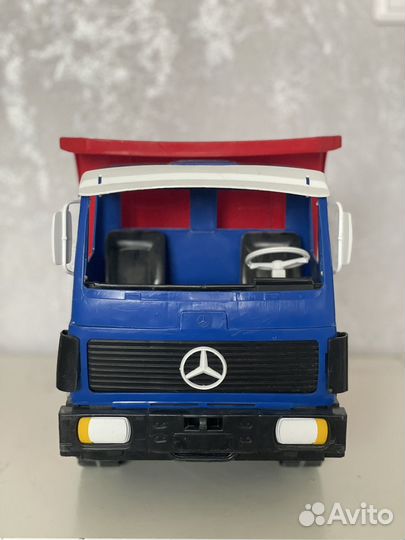 Игрушка самосвал