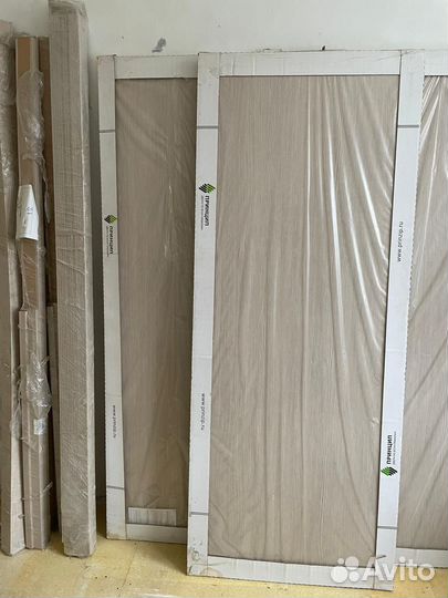 Двери межкомнатные с коробкой новые