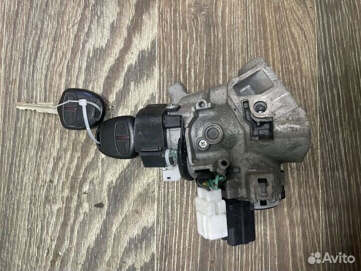 Замок зажигания с ключами Mitsubishi ASX