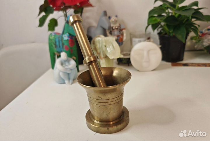 4 книги и ступка с пестиком в доставку