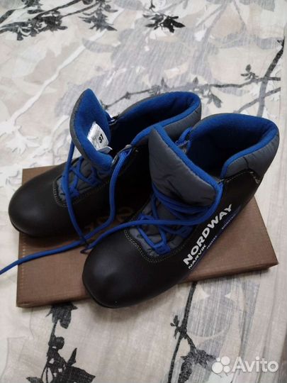 Лыжные ботинки