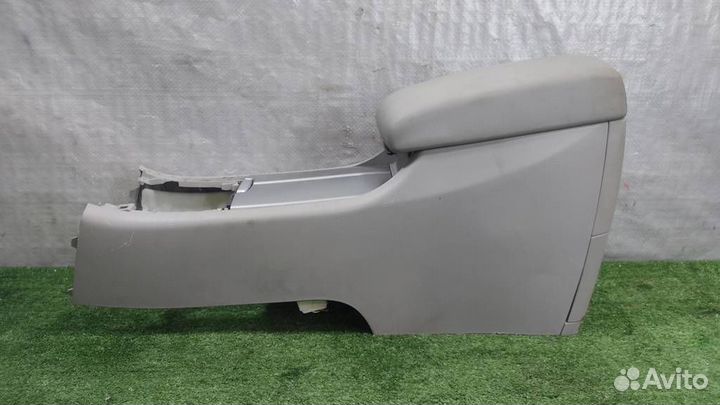 Консоль центральная с подлокотником Subaru Tribec
