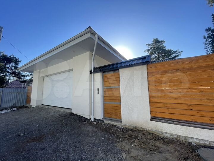 Дом 211,8 м² на участке 7 сот.