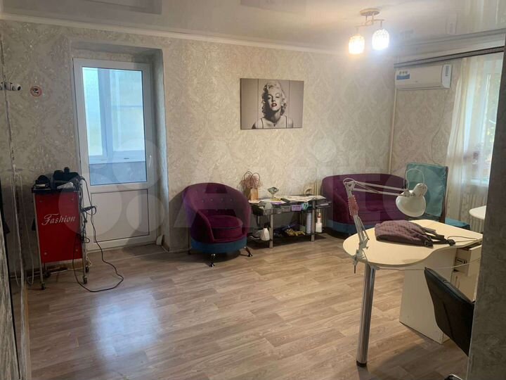 2-к. квартира, 49 м², 1/4 эт.