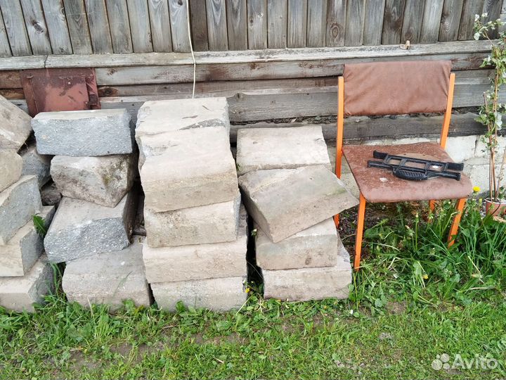 Бетонные дорожные бордюры