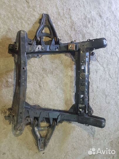 Подрамник передний Renault Megane 1