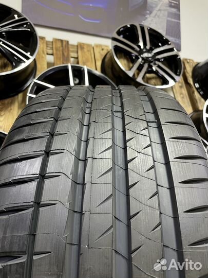 Michelin Pilot Sport 4 S 265/35 R19 98Y