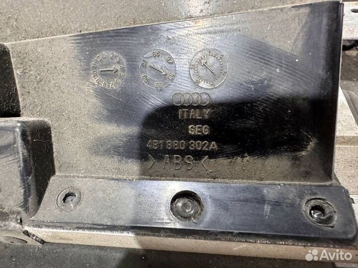 Бардачок Audi A6 C5 quattro 2.8 бензин 1999