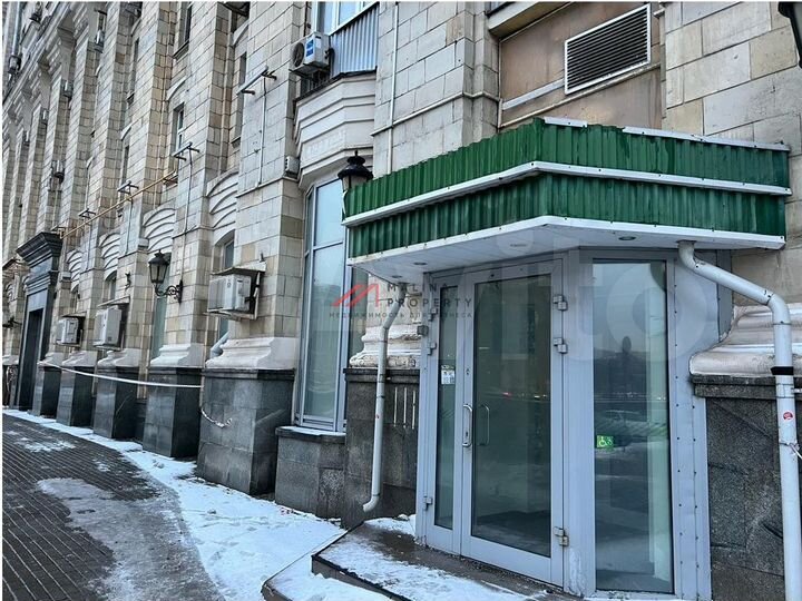 Продам торговое помещение, 300 м²