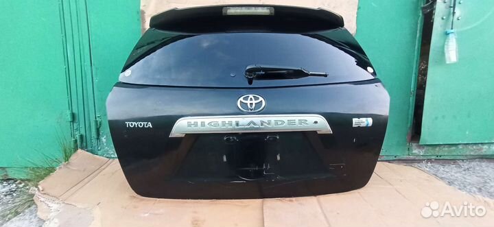 Стекло крышки багажника Toyota Highlander 2