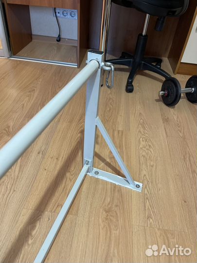 Турник настенный