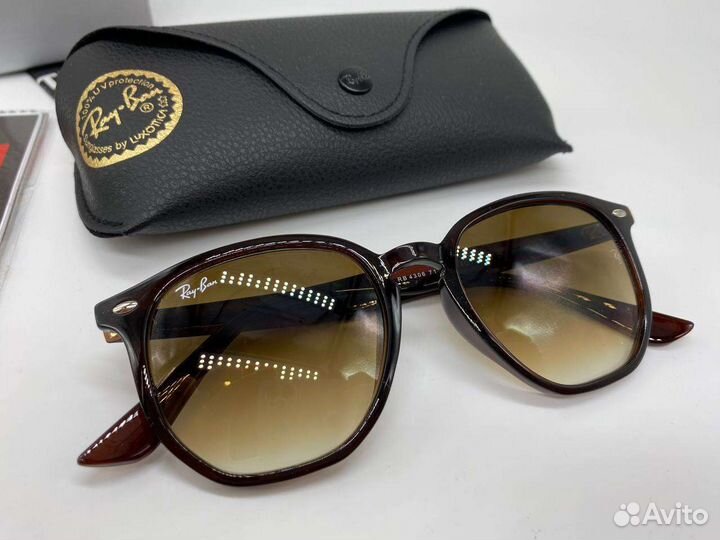 Солнцезащитные очки Ray Ban