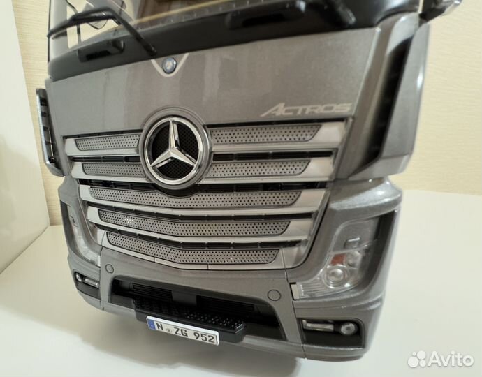 Мерседес Mercedes Actros Gigaspace NZG 1.18