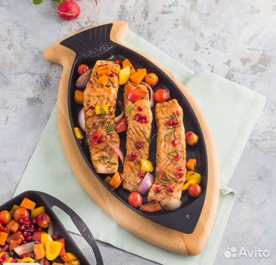 Чугун блюдо Рыба на дер. подставке для подачи lava