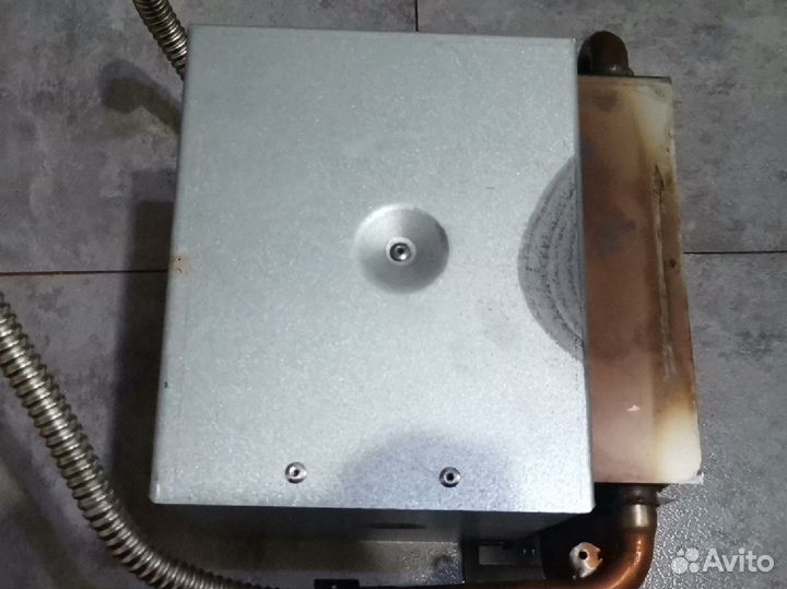 Радиатор от газовой колонки Neva 4508 в кожухе