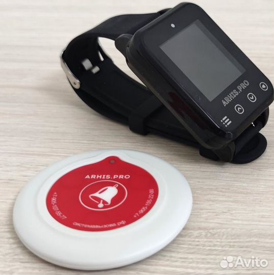 Кнопка вызова персонала и влагозащищенные часы