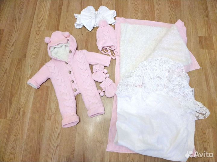 Комплект на выписку для девочки