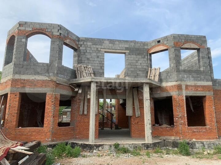 Дом 360 м² на участке 12 сот.