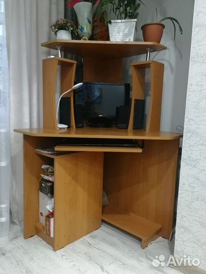 Компьютерный стол угловой бу
