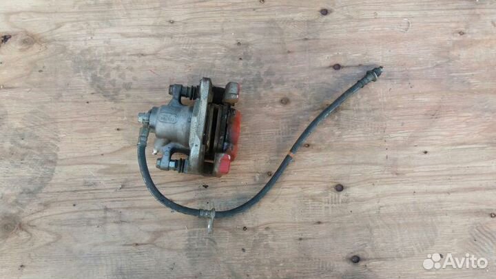 Суппорт тормозной правый Toyota Camry V40 06-11г