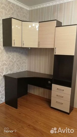 Компьютерный стол