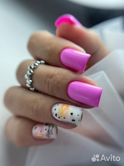 Маникюр педикюр