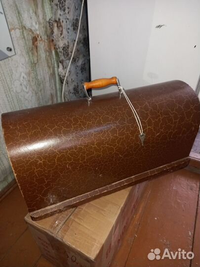 Футляр швейной машинки