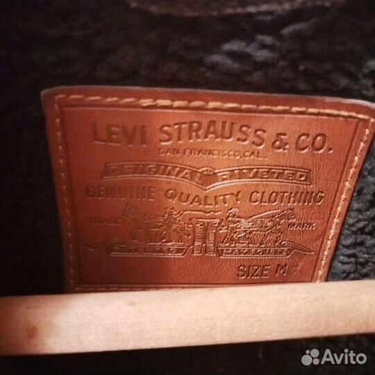 Levis шерпа черная