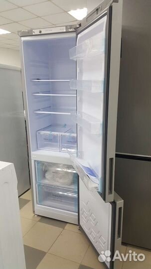 Холодильник Бирюса новый 180 см